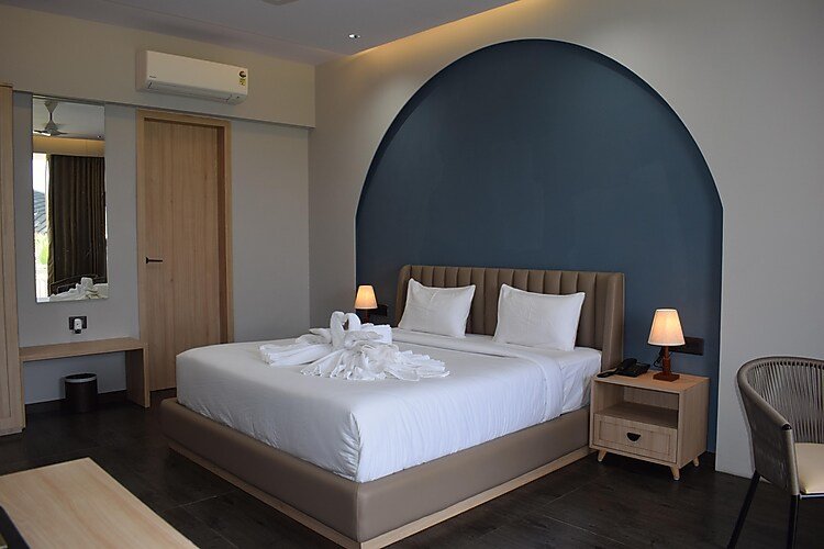 1 Bedroom Cottage with Balcony and Garden View
